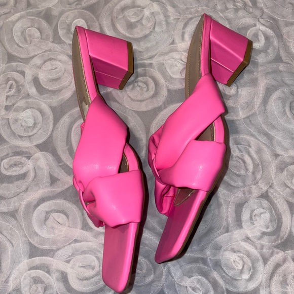 Pink Heels 👠 - Picture 7 of 8